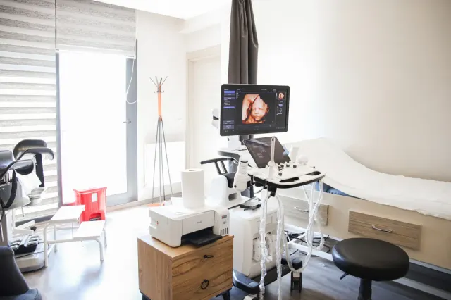 Torbalı kadın doğum kliniği ultrason odası